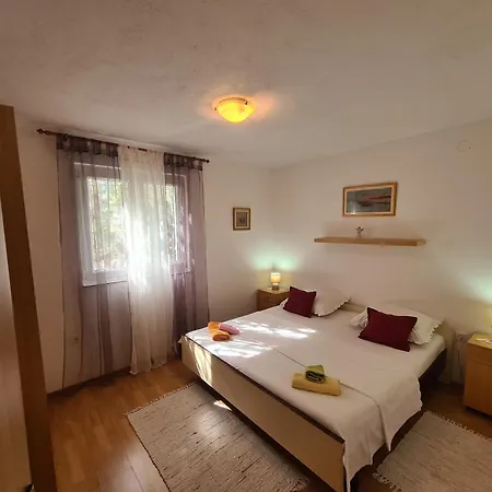 Uvodic Apartment