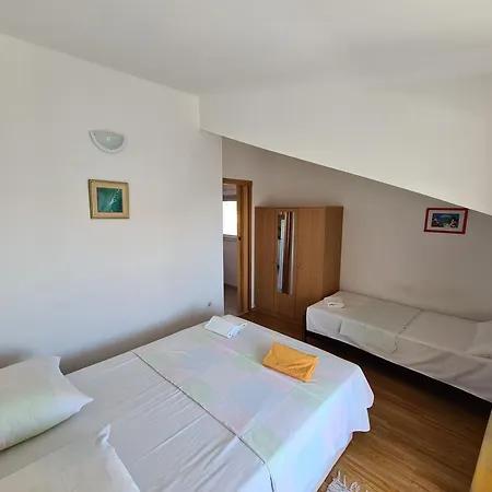 Apartment Uvodic Rogoznica (Sibenik-Knin)