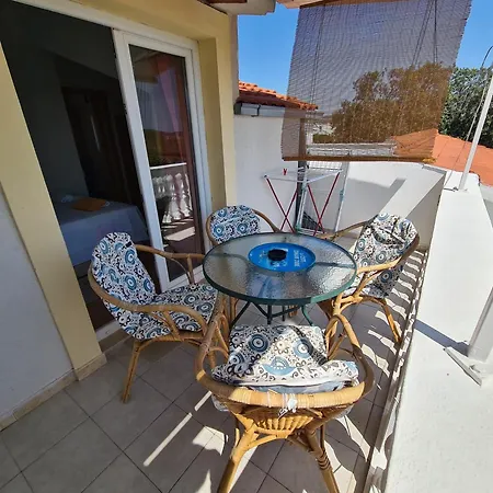 Uvodic Apartment *