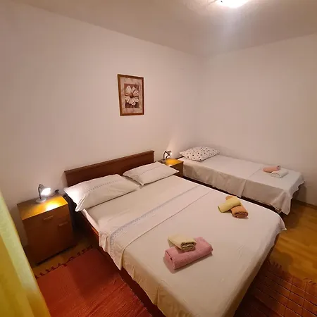 Uvodic Apartment *